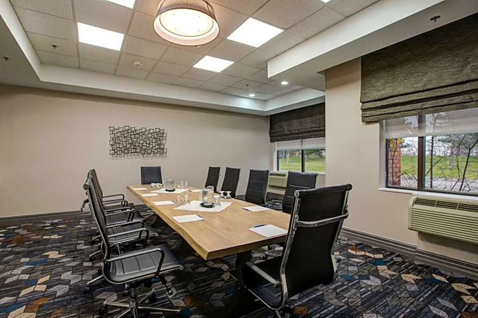 Four Points By Sheraton St. Catharines Niagara Suites