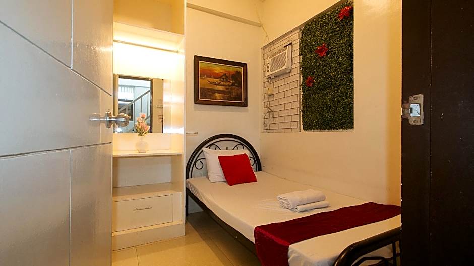 Nearest Hostel Pasay City by RedDoorz