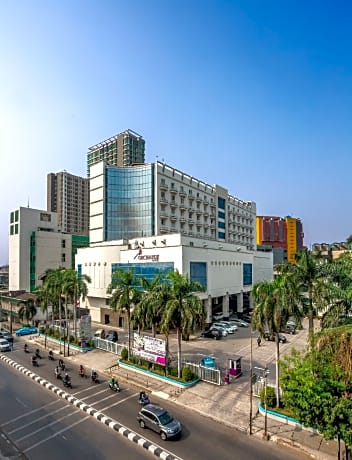 Orchardz Hotel Industri