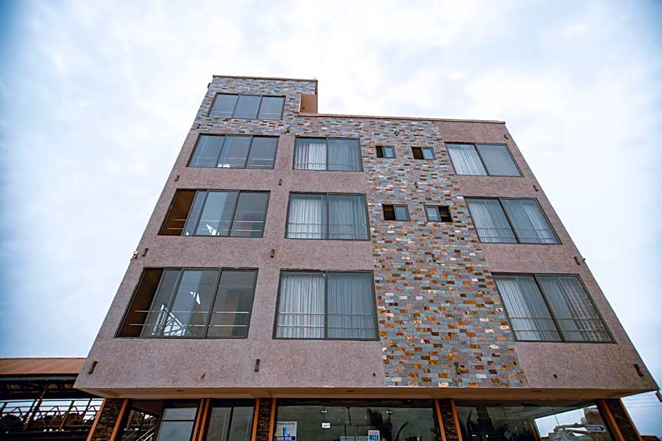 Plus 33 Hotel
