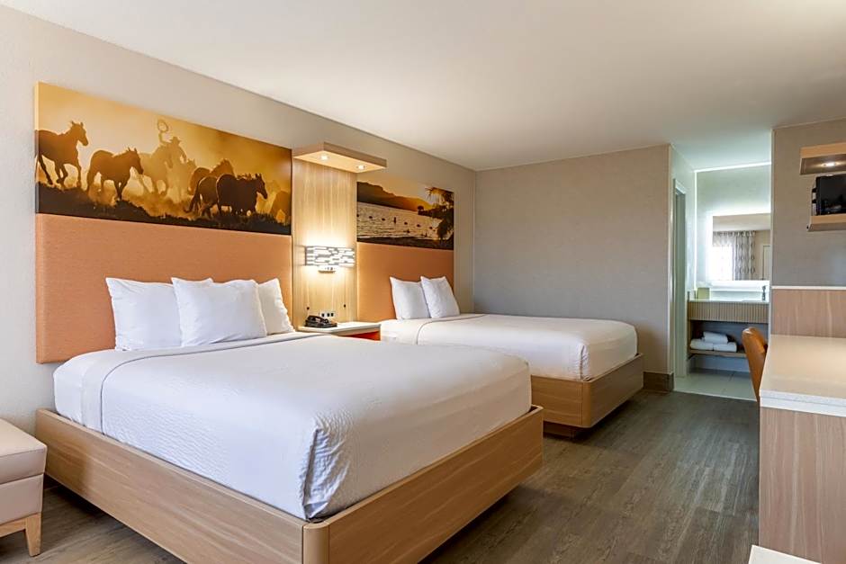 Days Inn by Wyndham Granbury