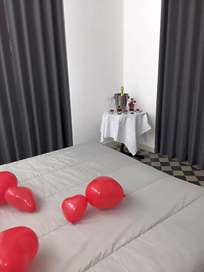 VILLA ADELAIDE SUITE & ROOM