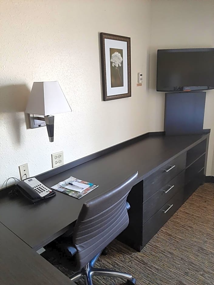 Candlewood Suites Aurora-Naperville