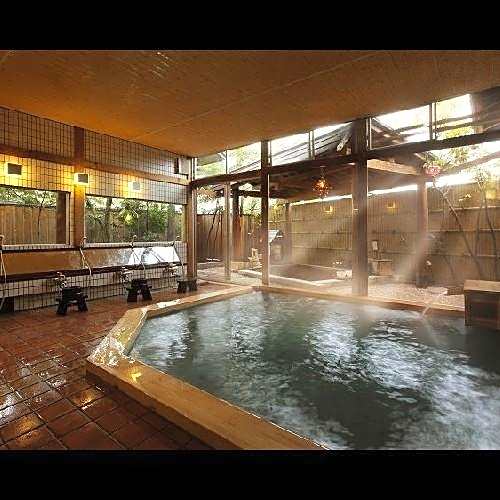Kaminoyama Onsen Hanaakari no Yado Tsukinoike