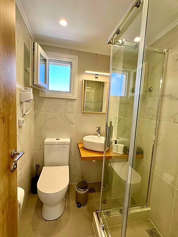 Irini Seaside Luxury Apartments