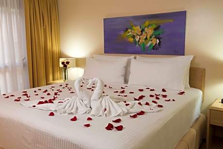 1 Bedroom Suite Jetted Tub Smoking