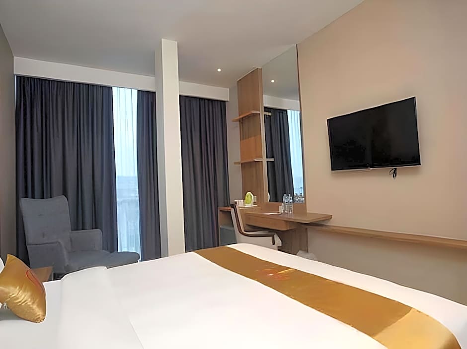 Triizz Hotel Semarang