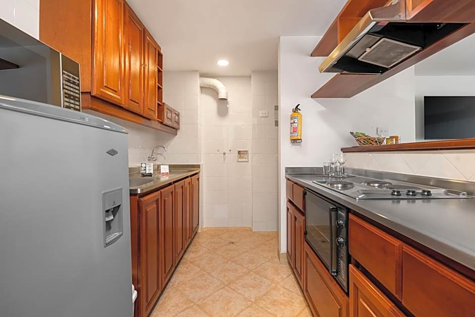 Leblón Suites Hotel