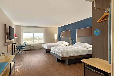 2 Queen Mobility Accessible With Tub 2 Queen