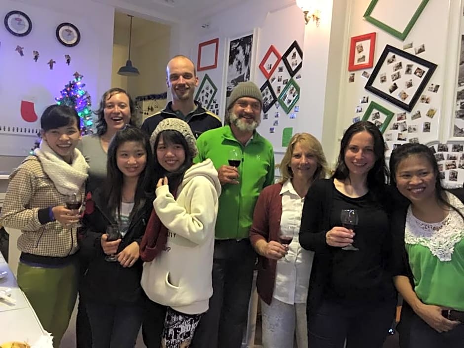 Ken's Backpackers Hotel