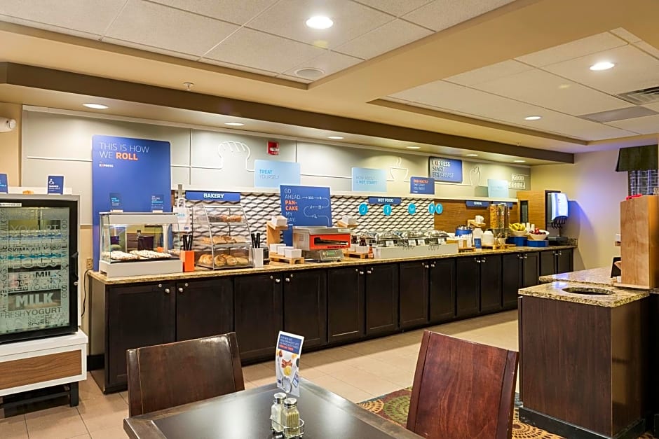 Holiday Inn Express Bloomington West by IHG
