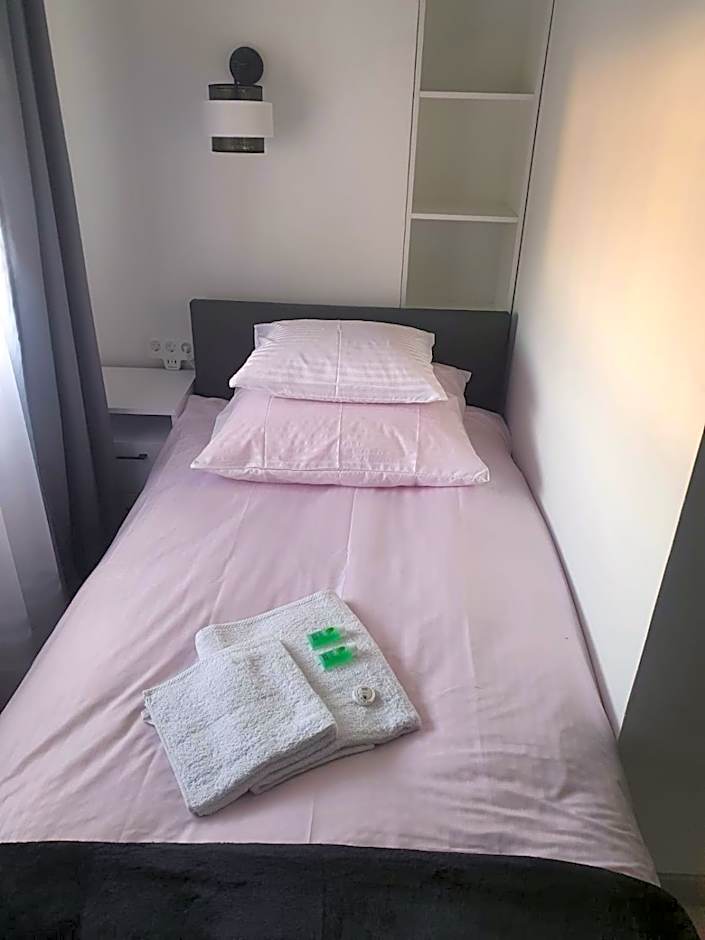 Comfort Stay, EV, Parking