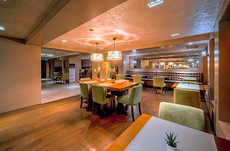 The New Hotel Zeybek