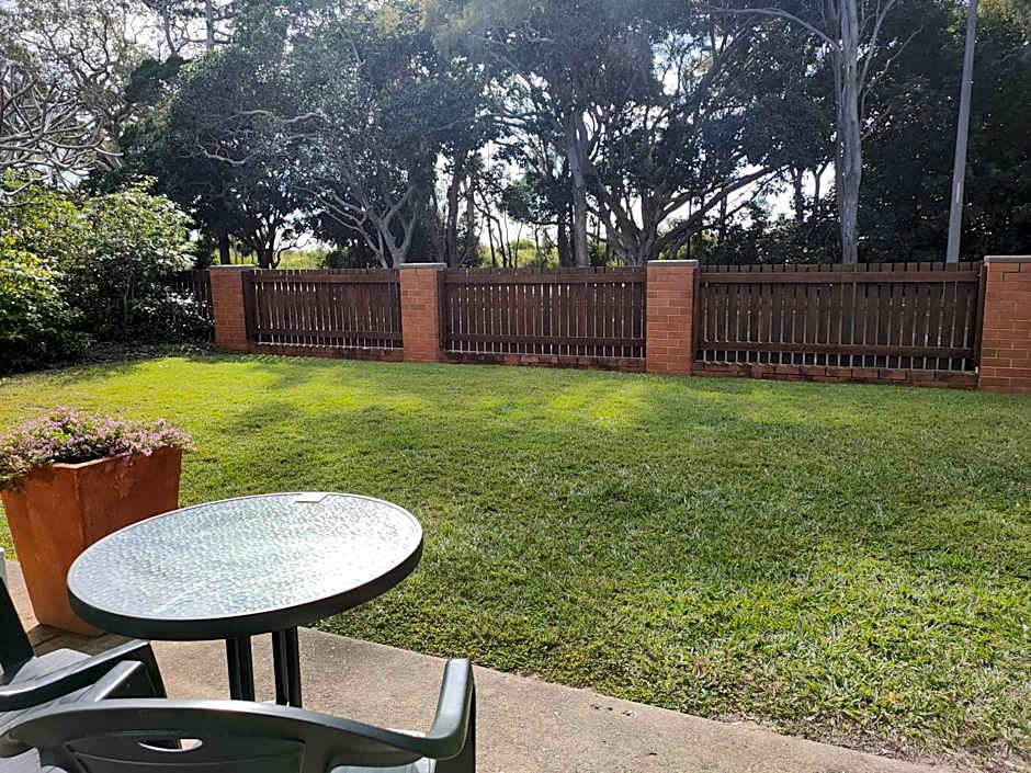 Shelly Beach Motel – Hervey Bay, IN