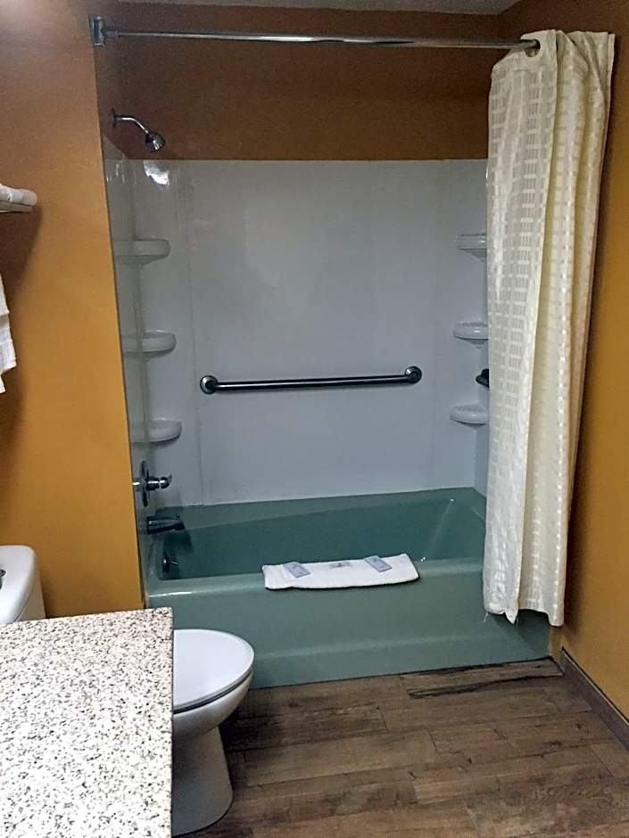 Parkway Inn