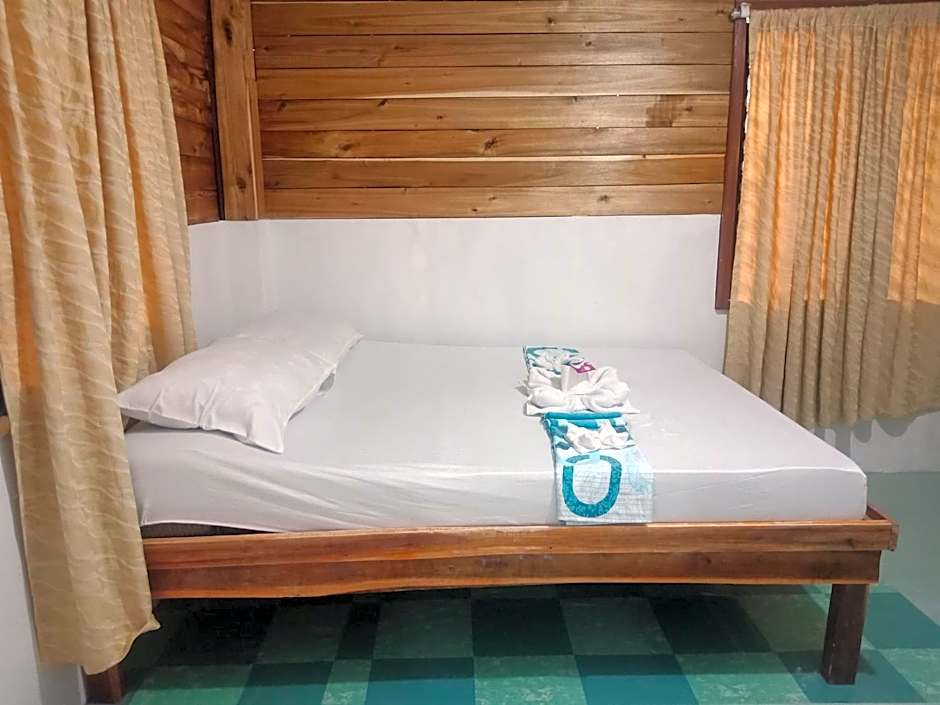 D' Angels Inn, Port Barton