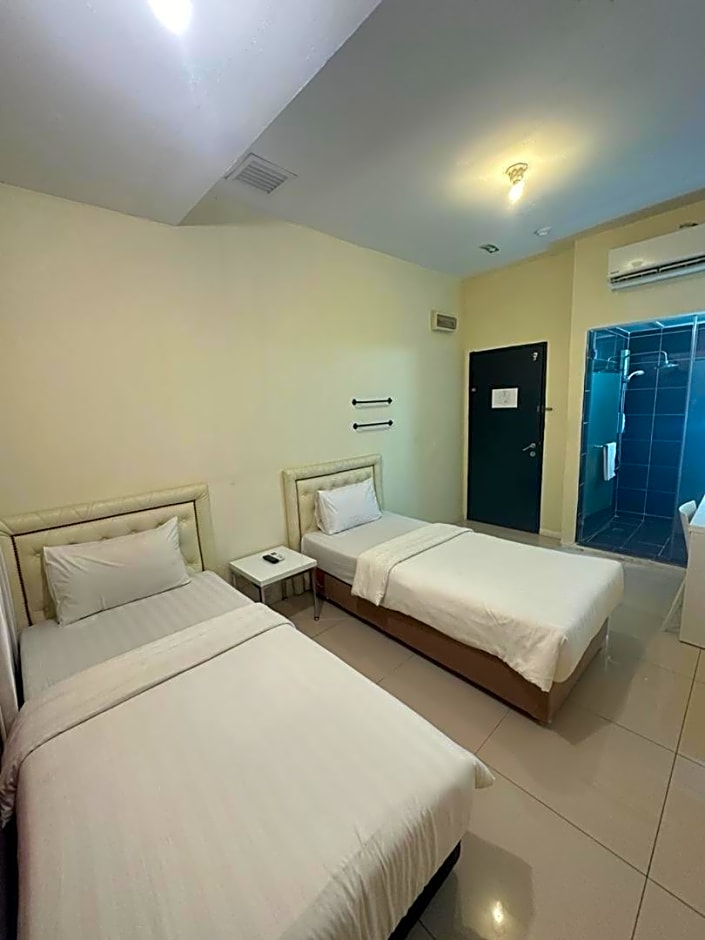 KINGSMAN BOUTIQUE HOTEL