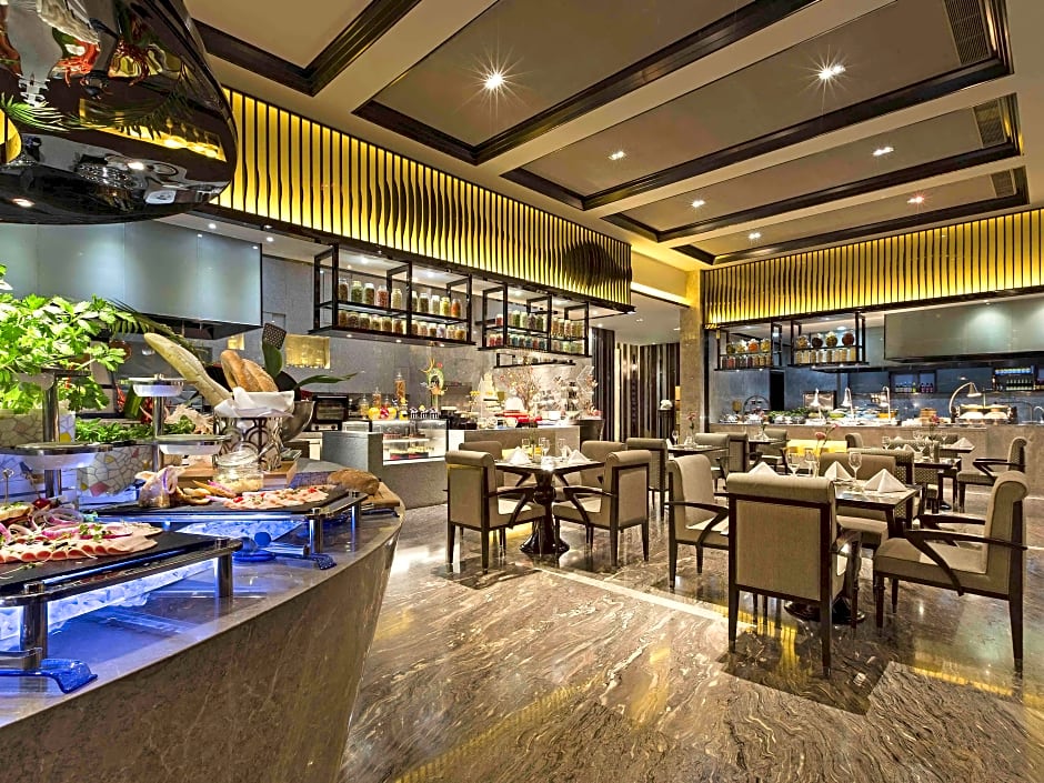 Pullman Yantai Center