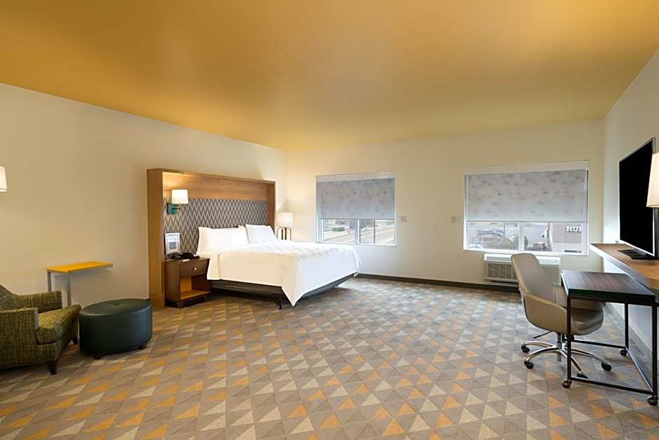 Holiday Inn and Suites Memphis Southeast Germantown By IHG