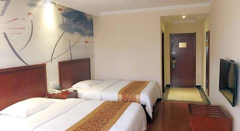 GreenTree Inn Liangyungang Donghai New Bus Station Express Hotel