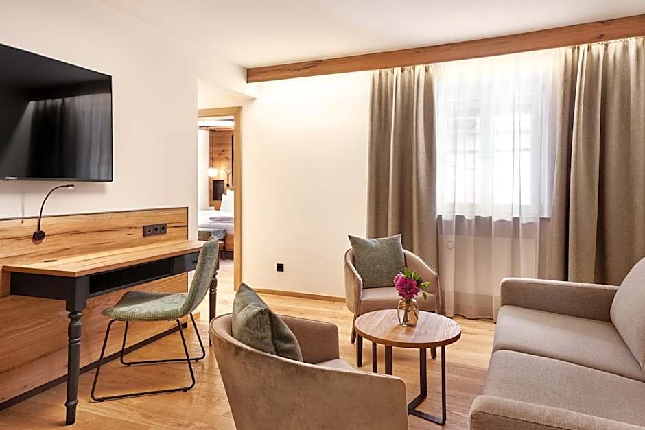 Hotel Auf der Gsteig GmbH