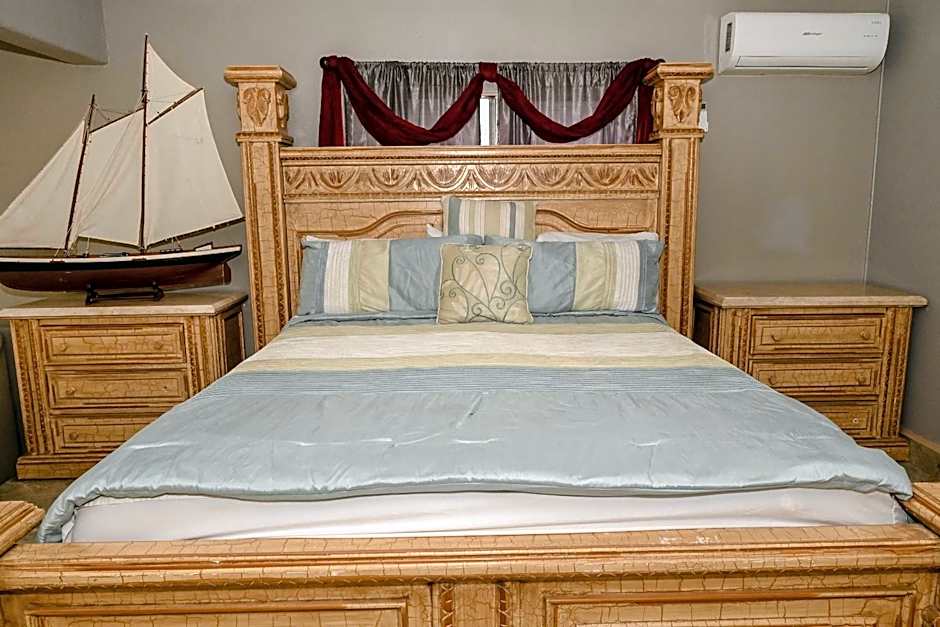 Tritons Place-Half Acre Oceanfront Paradise With Private Pool, Jacuzzi, Fire Pit, Beach Access