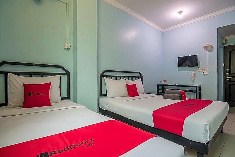 RedDoorz near Nagoya Citywalk Batam 2