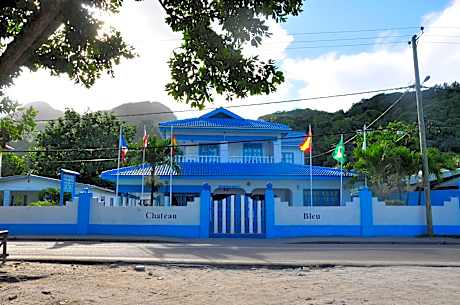 Le Chateau Bleu Hotel