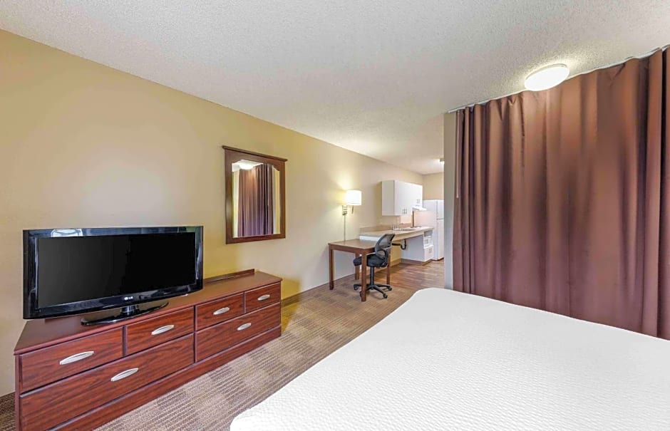 Extended Stay America Suites - Orange County - Huntington Beach