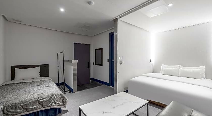 Pacific7 Hotel