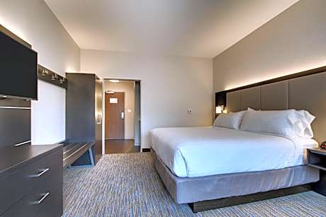 King Room - Mobility Access/Hearing Accessible