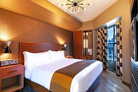 Deluxe One-Bedroom Suite