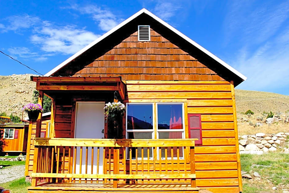 Yellowstone's Treasure Cabins