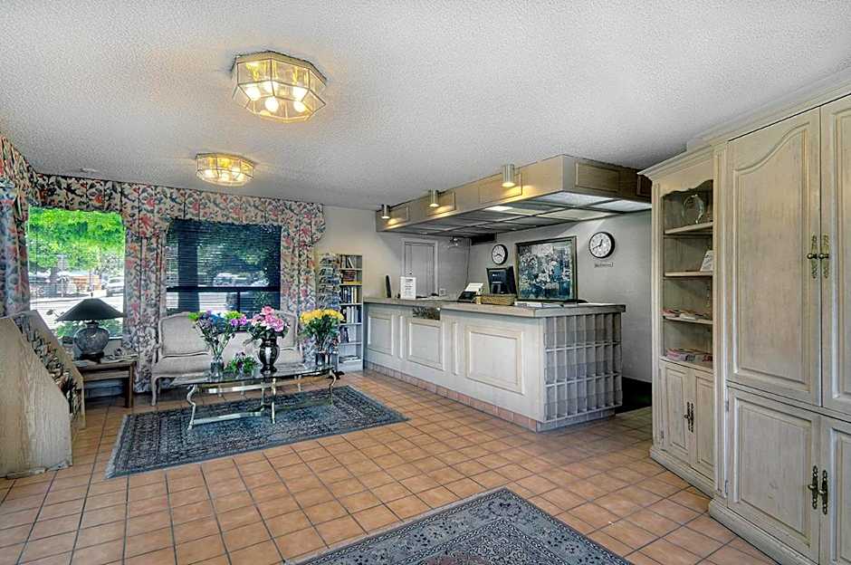 Days Inn by Wyndham Mountain View