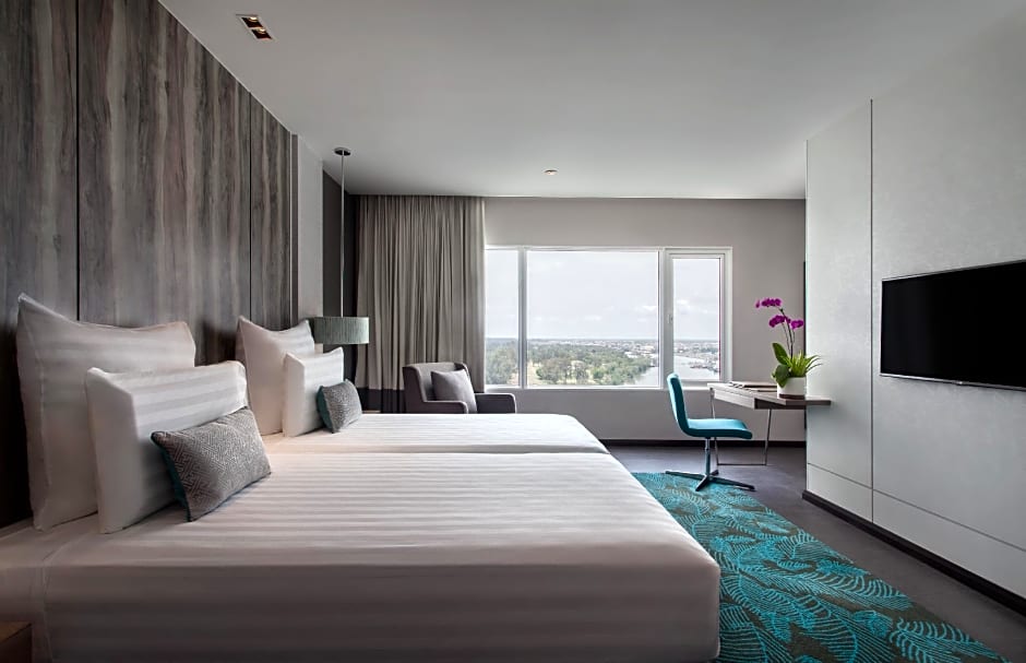 Pullman Miri Waterfront