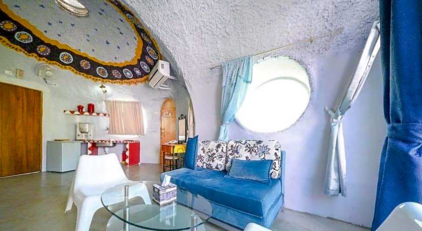 HI-BI Outer Space House BnB