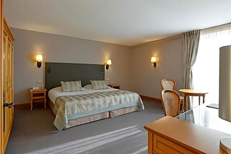 Prestige Room