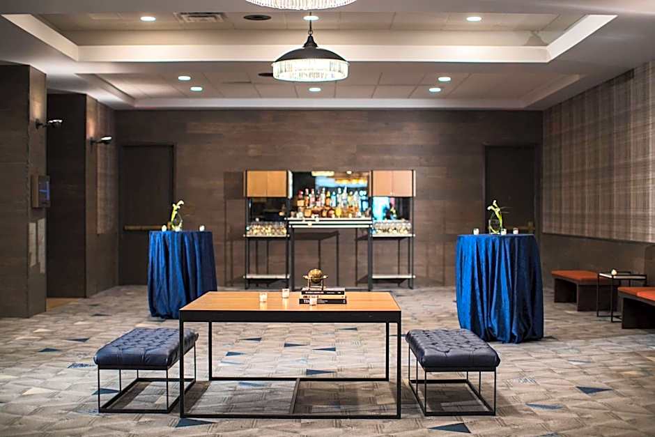 Renaissance by Marriott Toledo Downtown Hotel