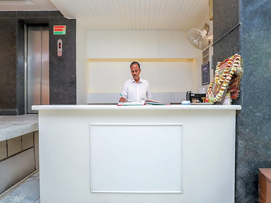 OYO 29389 Delhi Empire