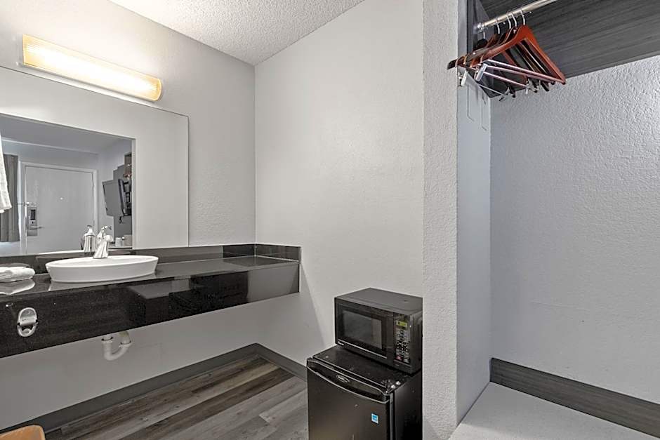 Motel 6-San Diego, CA - North