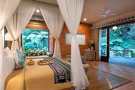 River Suite with Welcome Massage