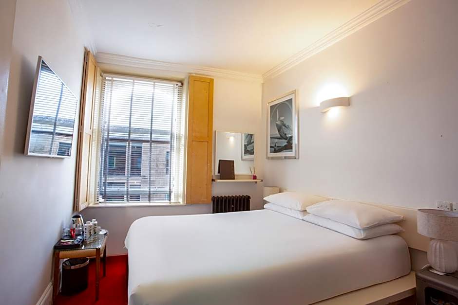 Kellys Hotel