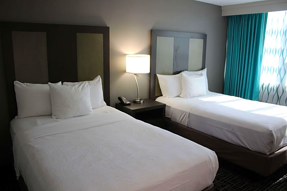 La Quinta Inn & Suites by Wyndham Indianapolis Downtown