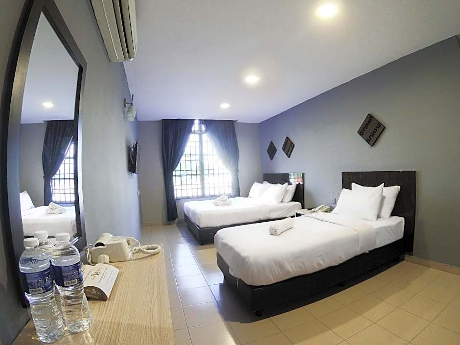 Photo 1 of 4 of Triple Room