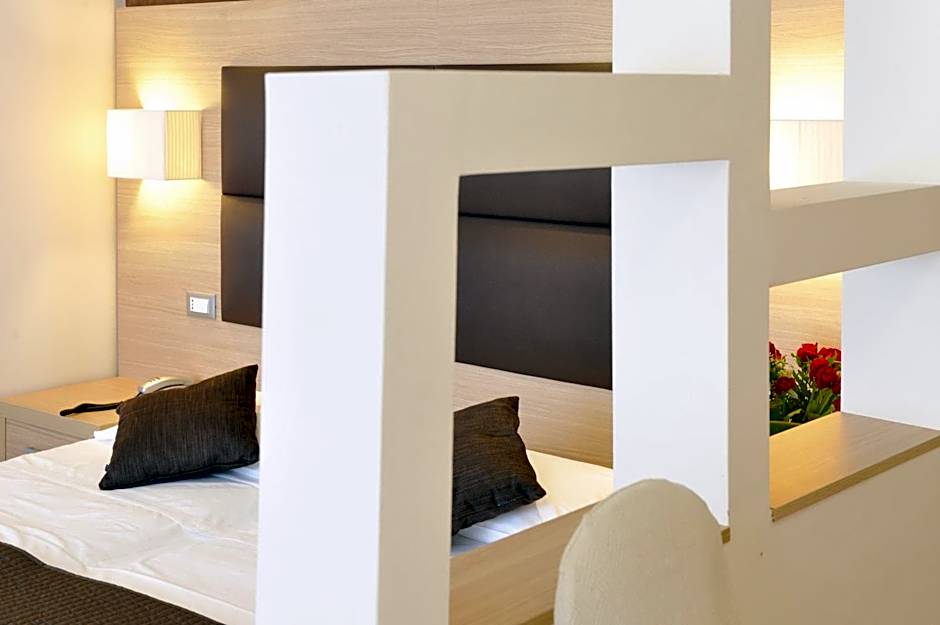 Hotel Eros