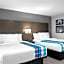 La Quinta Inn & Suites by Wyndham Indianapolis Airport Executive