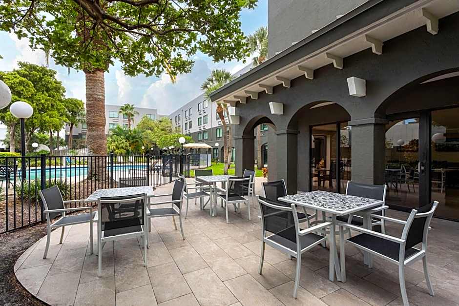 La Quinta Inn & Suites by Wyndham Fort Lauderdale Cypress Creek