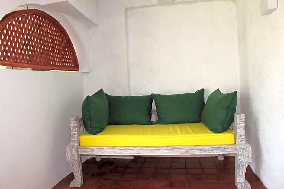 Kaleb's Beachfront Serviced Studio Apartments