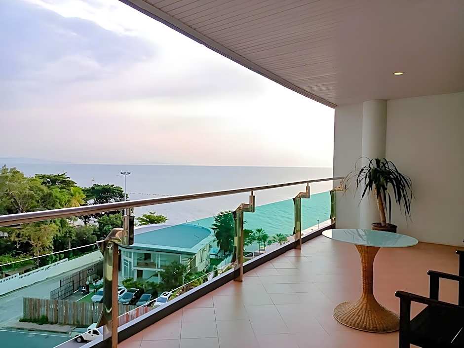 Royal Beach View Suites