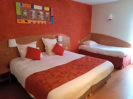 1 Double Bed 2 Single Beds - Superior Room
